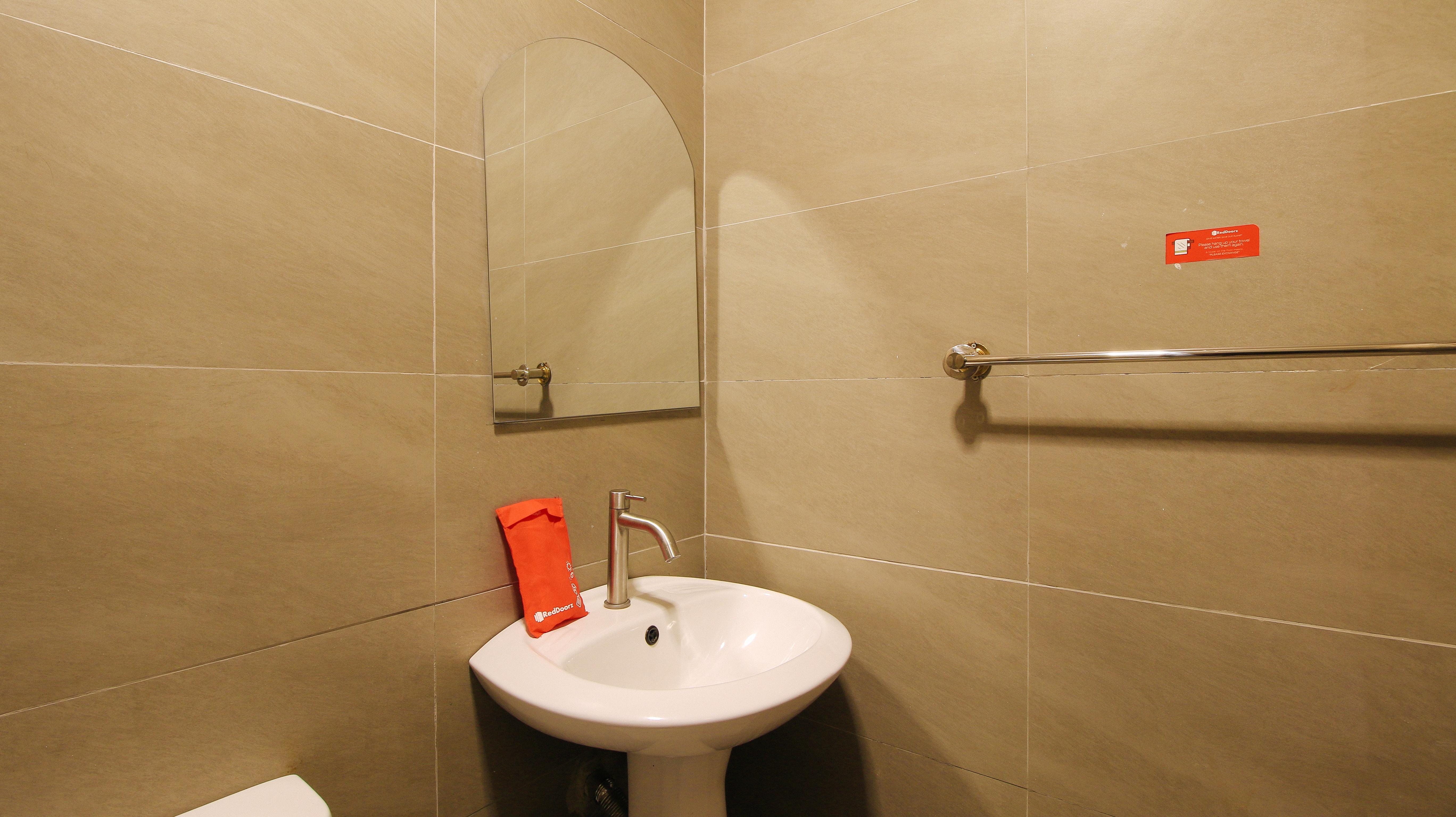 Hotel Reddoorz @ San Marcelino Malate 3*